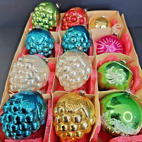 Japan Berry And Round 12pcs Christmas Ornament Baubles Rare Gorgeous! - Picture 1 of 16